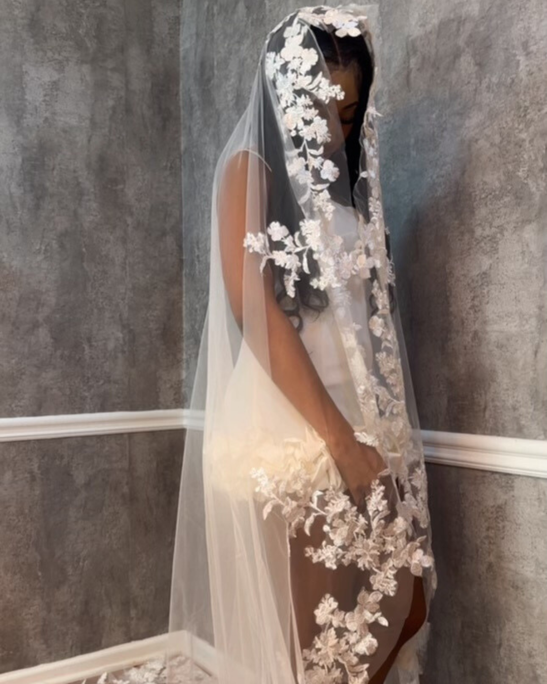 MATILDA | Mantilla Lace Veil